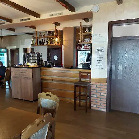 Nocleg ze śniadaniem Restoran Bmb *